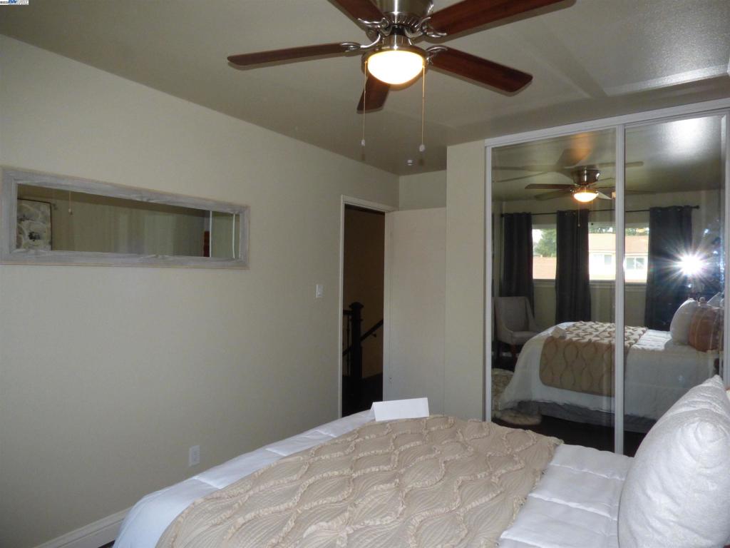 PLEASANTON VALLY - Residential