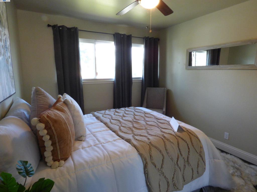 PLEASANTON VALLY - Residential