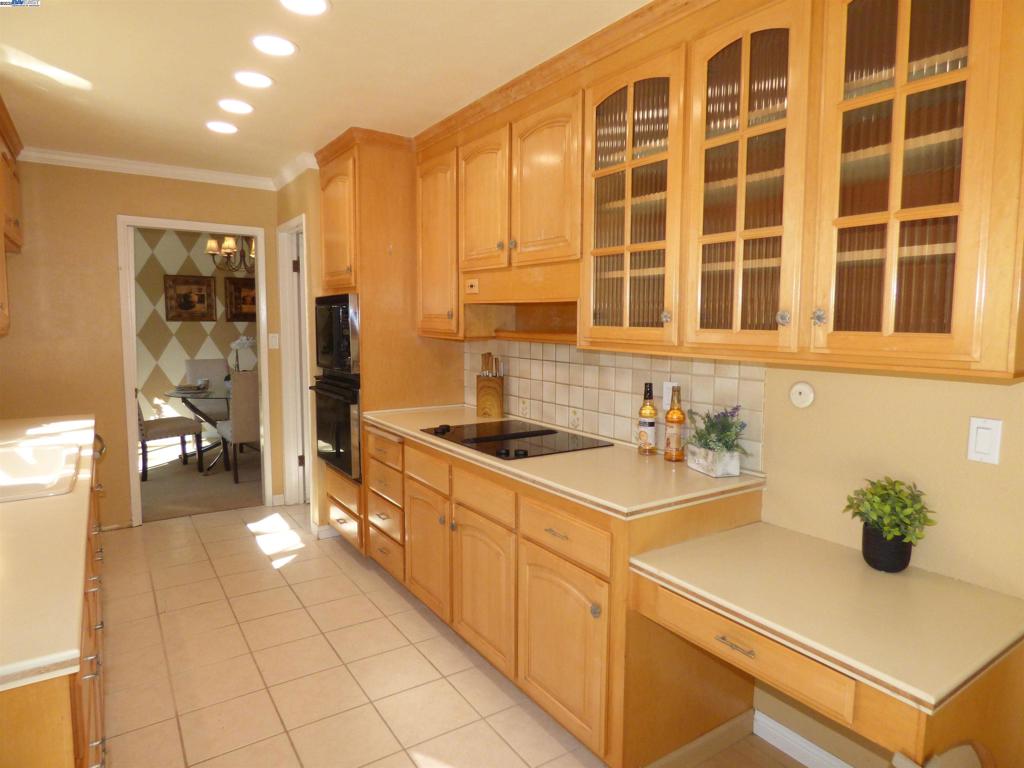 PLEASANTON VALLY - Residential
