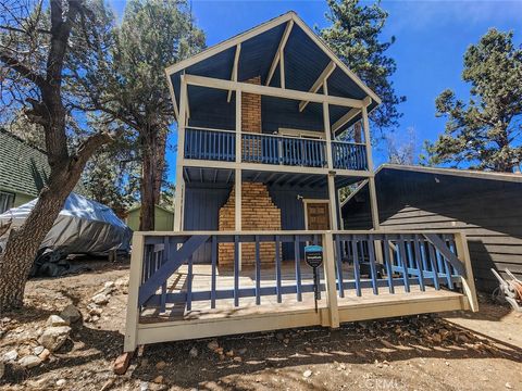 Photo of 230 Leonard Ln, Sugarloaf, CA 92386 (MLS # DW26094399)