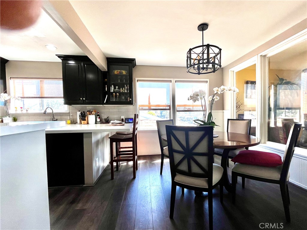 10443 Magnolia Boulevard