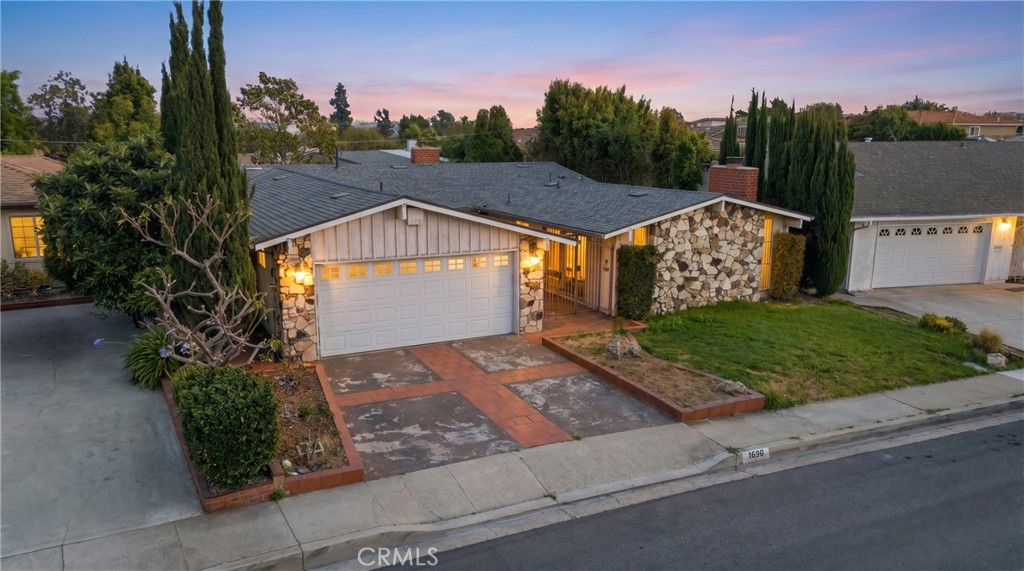 1630 Crest Vista Drive