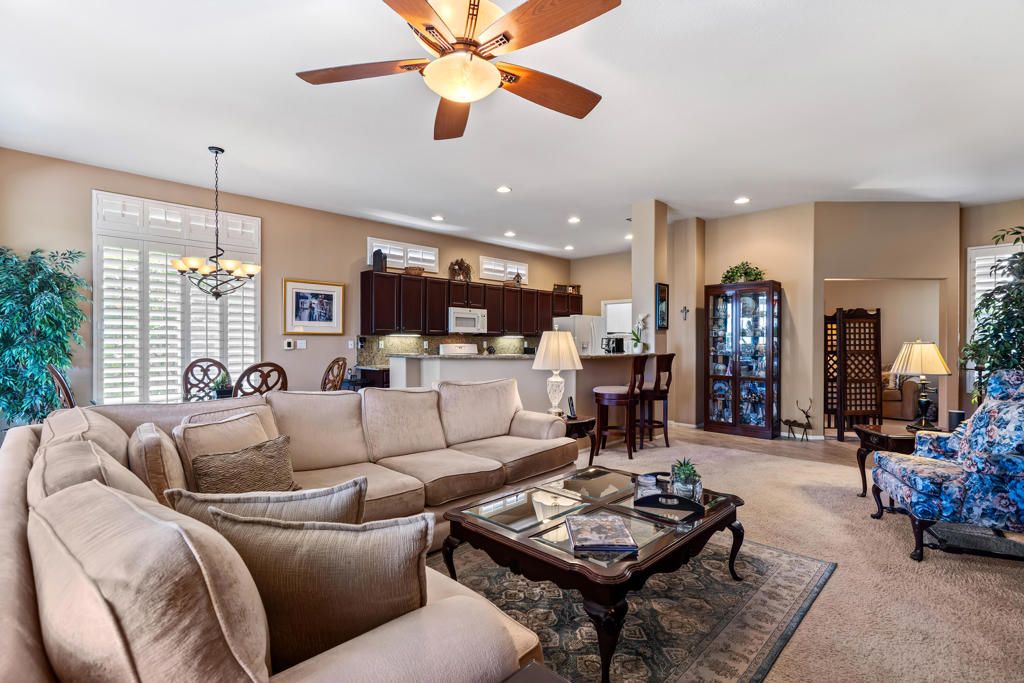 listing image 130720846366902188167