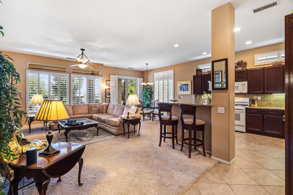 listing image 130725069516325093423
