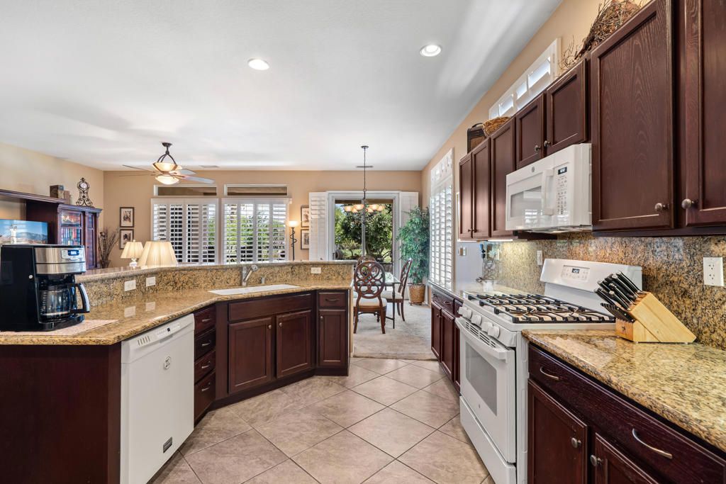 listing image 130726893385622554440