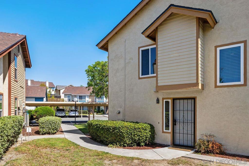 1629 Manzana Way