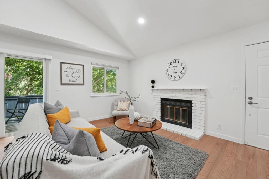 1409 La Terrace Circle