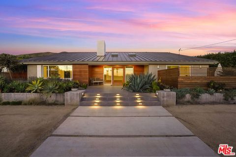 Photo of 30479 Morning View Drive, Malibu, CA 90265 (MLS # 25616433)