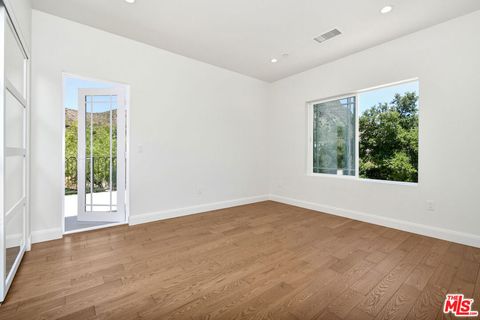 Tiny photo for 29677 Mulholland Highway, Agoura Hills, CA 91301 (MLS # 25559951)