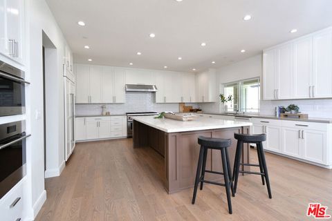 Tiny photo for 29677 Mulholland Highway, Agoura Hills, CA 91301 (MLS # 25559951)