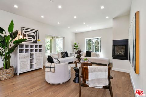 Tiny photo for 29677 Mulholland Highway, Agoura Hills, CA 91301 (MLS # 25559951)