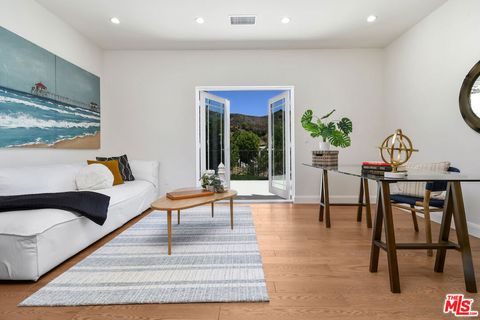 Tiny photo for 29677 Mulholland Highway, Agoura Hills, CA 91301 (MLS # 25559951)