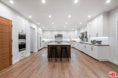 Tiny photo for 29677 Mulholland Highway, Agoura Hills, CA 91301 (MLS # 25559951)