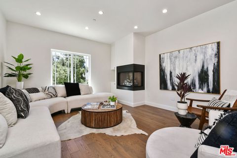 Tiny photo for 29677 Mulholland Highway, Agoura Hills, CA 91301 (MLS # 25559951)