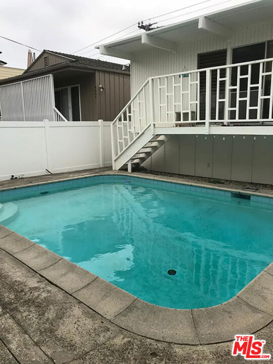 607 Poppy Avenue
