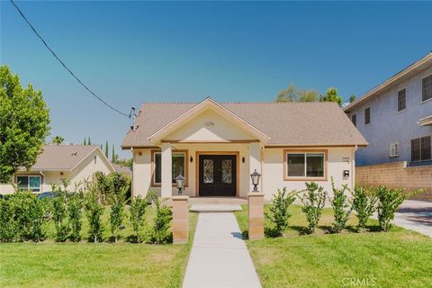 Photo of 1079 E Elmwood AVE, Burbank, CA 91501 (MLS # GD26137075)