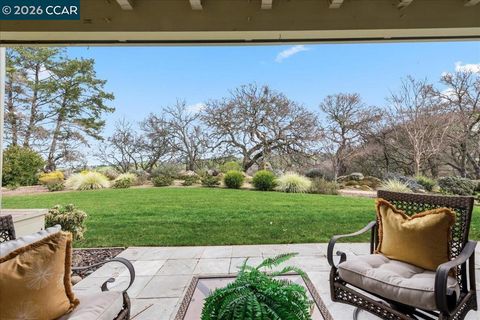 Photo of 3112 3112 Ptarmigan Dr Dr #4, Walnut Creek, CA 94595 (MLS # 41124782)