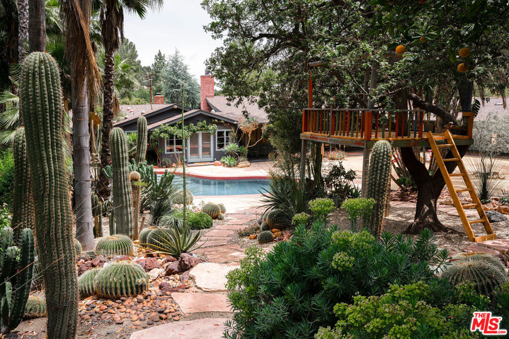 4078 Mandeville Canyon Rd. Road