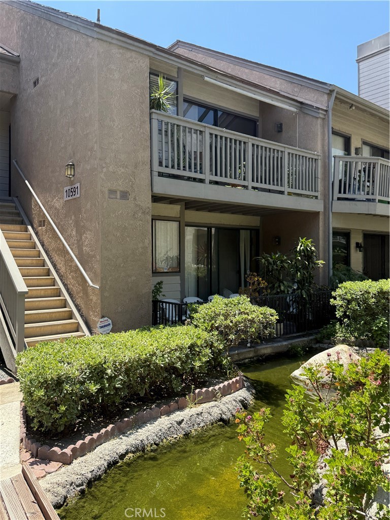 10591 Lakeside Drive S 198