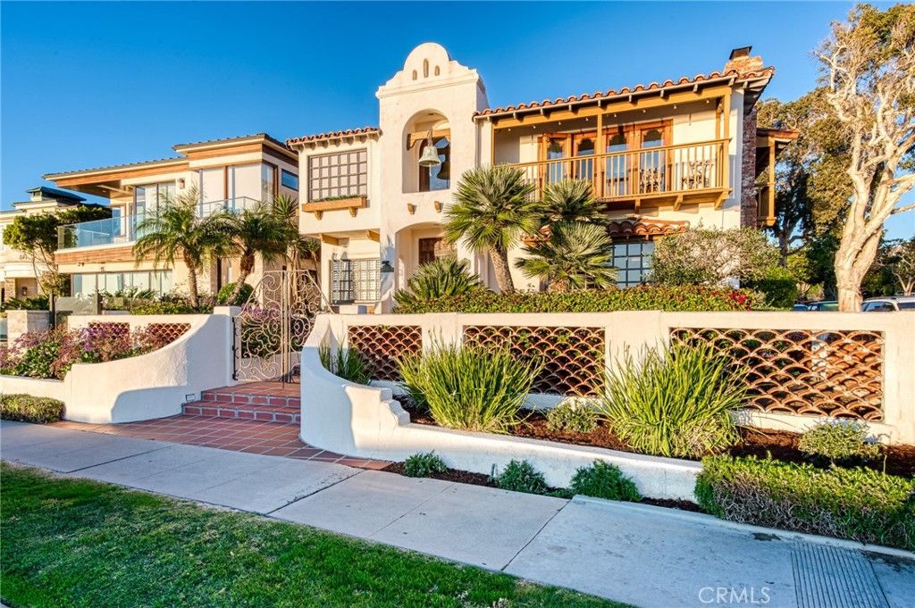 Photo of 3628 Ocean Boulevard, Corona Del Mar, CA 92625 (MLS # NP25273430)