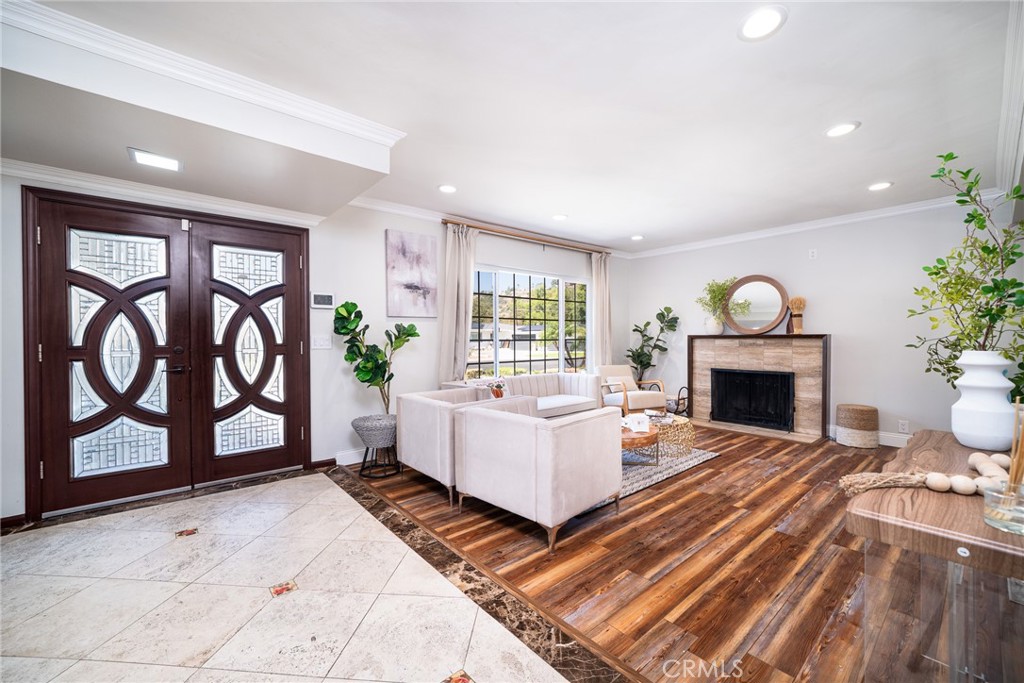 Properties 1 814 Crestfield