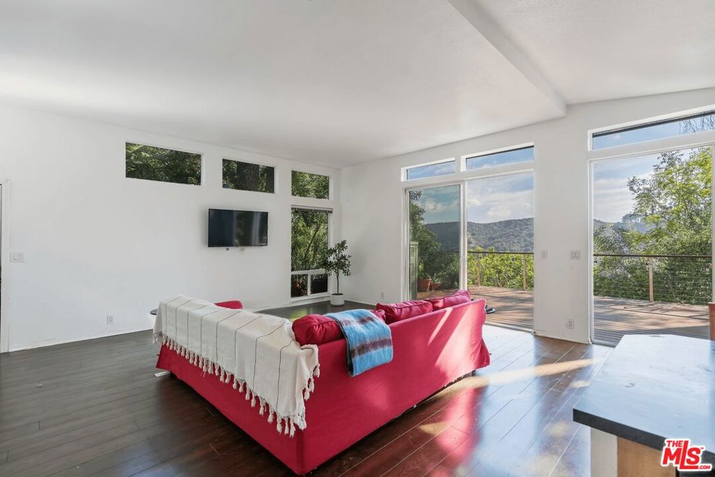 23777 Mulholland Highway 69