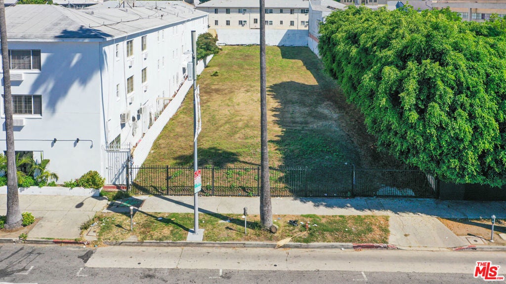 7045 W Sunset Boulevard