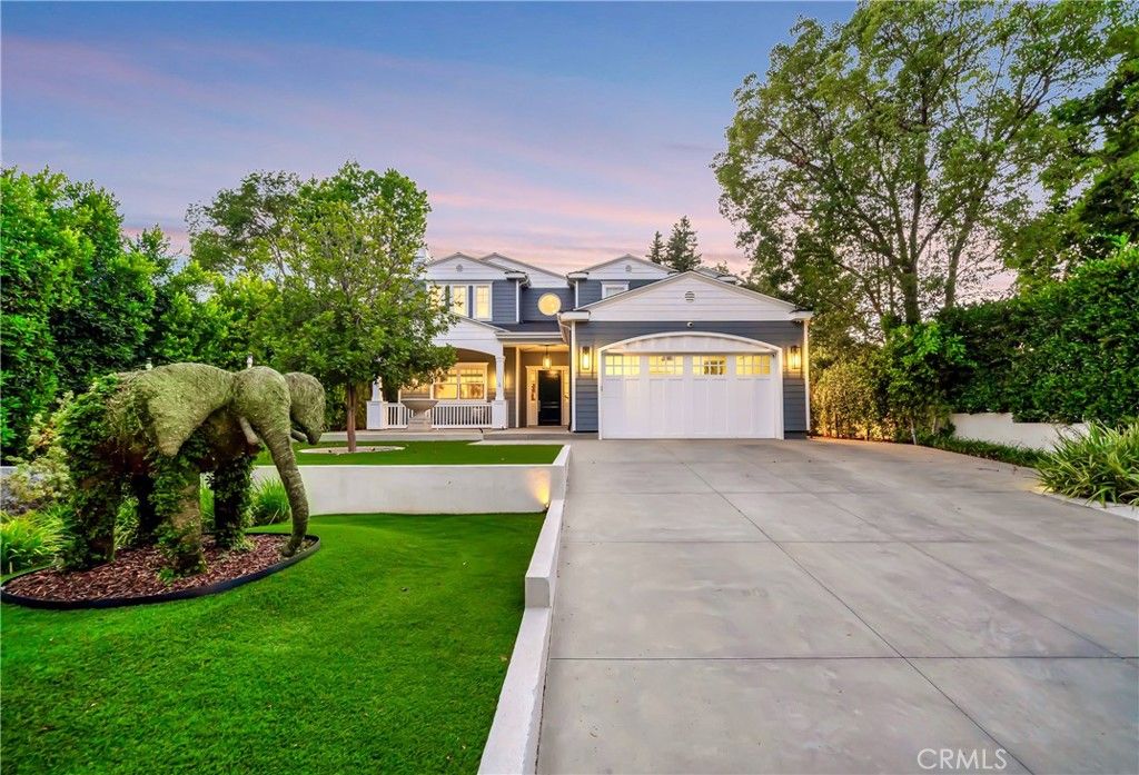 Photo of 4821 Oak Park Avenue, Encino, CA 91316 (MLS # SR25171071)