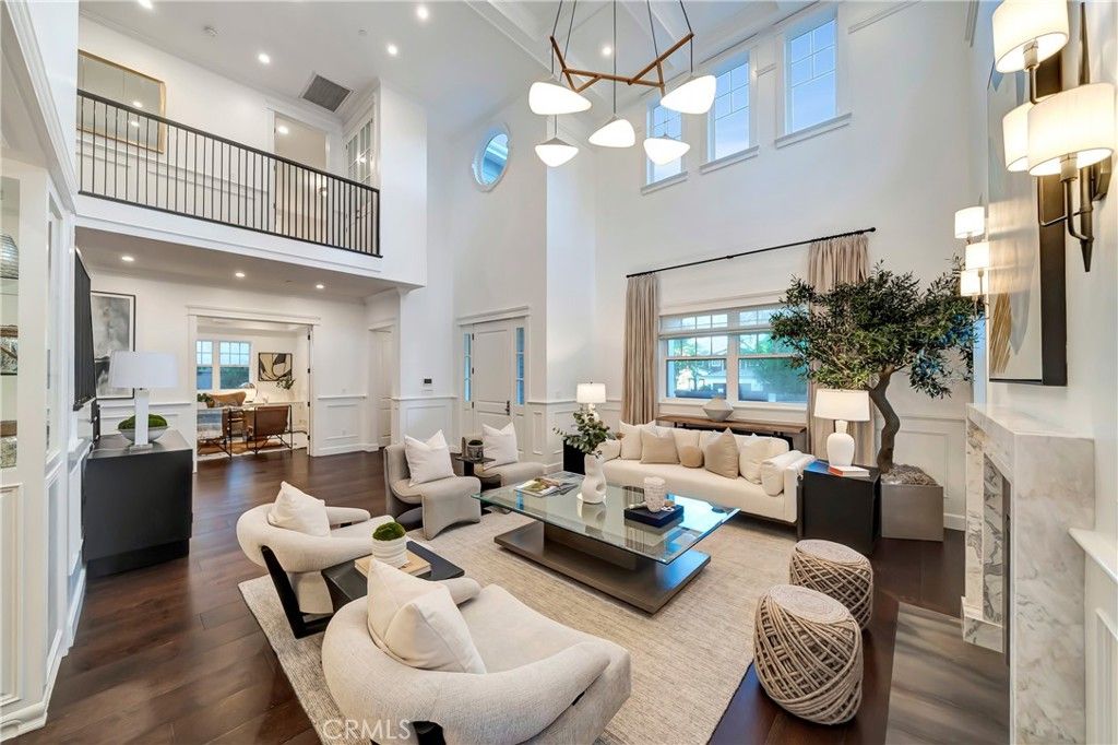 Photo of 4821 Oak Park Avenue, Encino, CA 91316 (MLS # SR25171071)