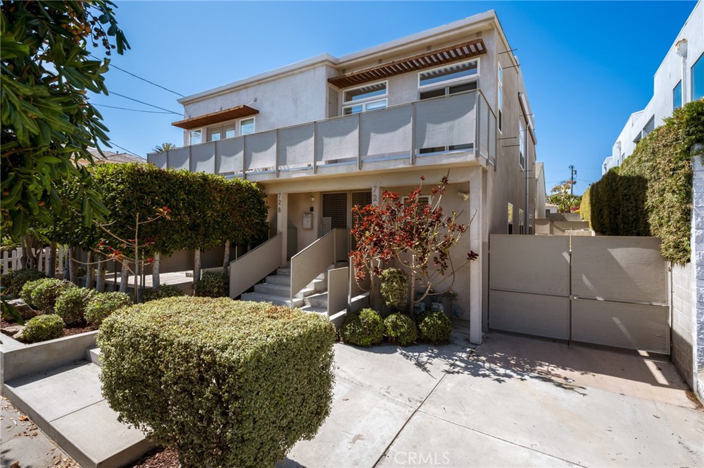 726 W 37th Street