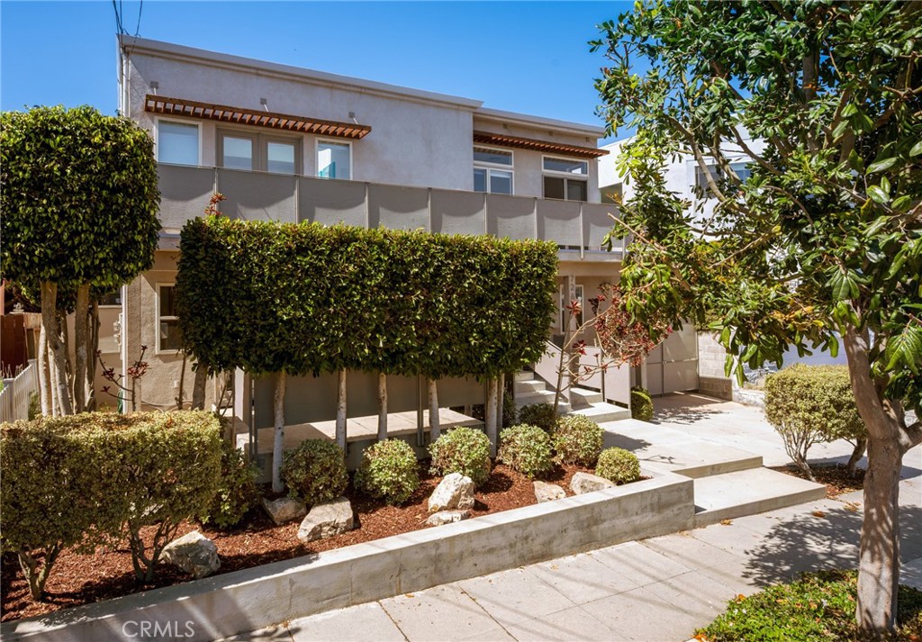 726 W 37th Street