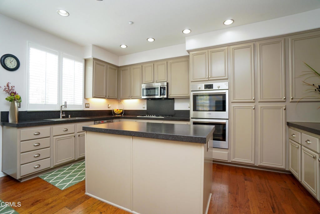 1239 Bayside Lane