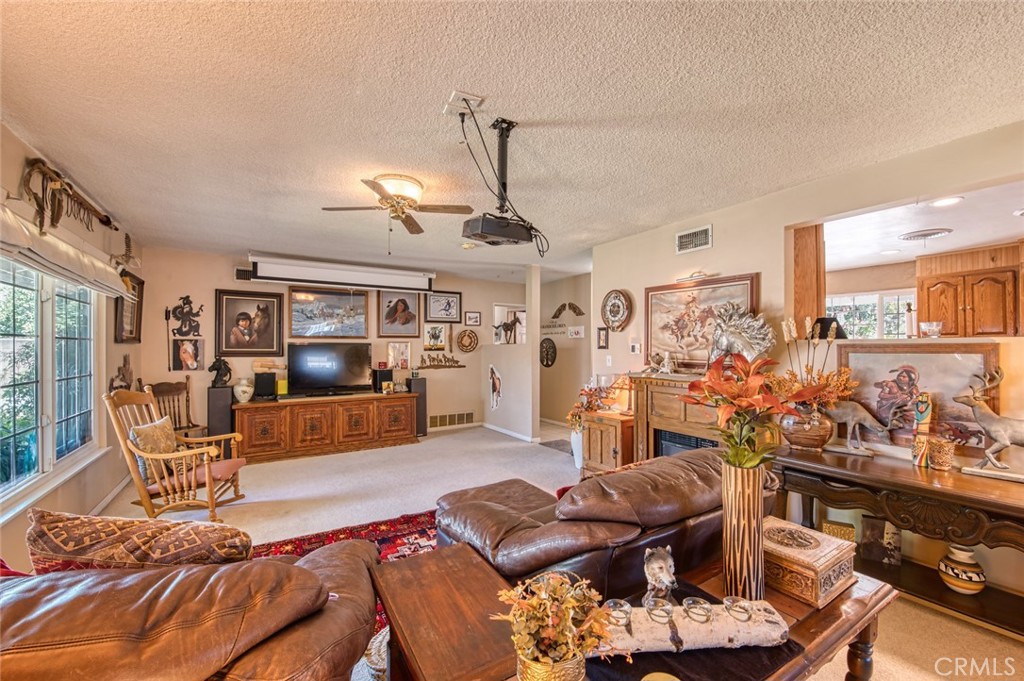 2661 W Chanticleer Road