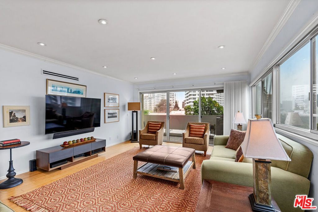 Photo of 10701 Wilshire Boulevard #503, Los Angeles, CA 90024 (MLS # 25583961)