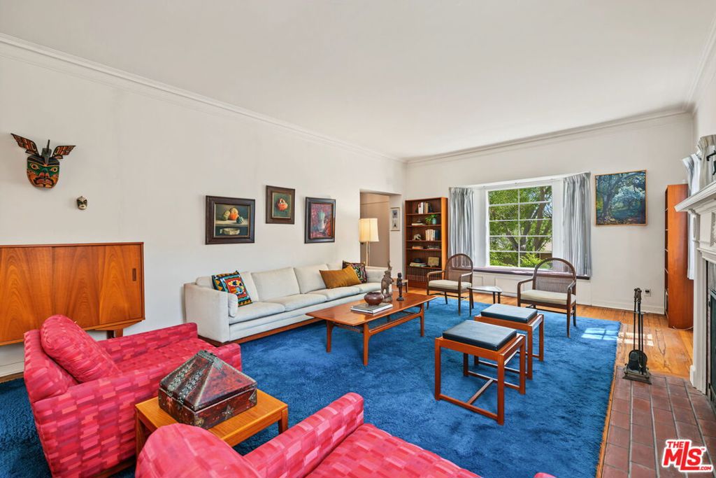 811 Thayer Avenue
