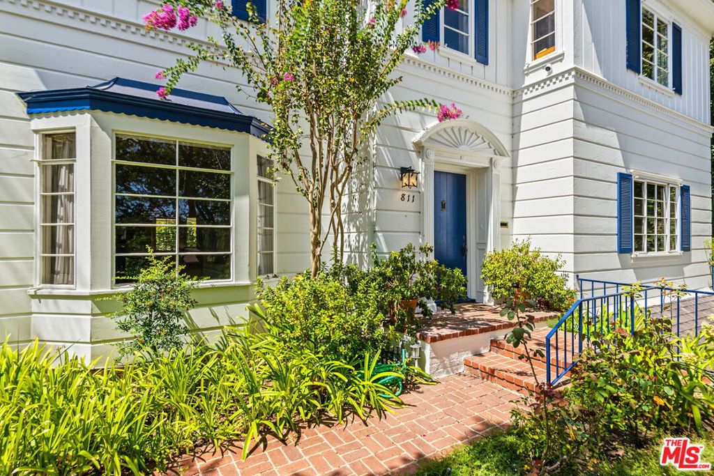 811 Thayer Avenue