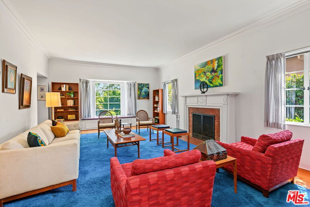 811 Thayer Avenue