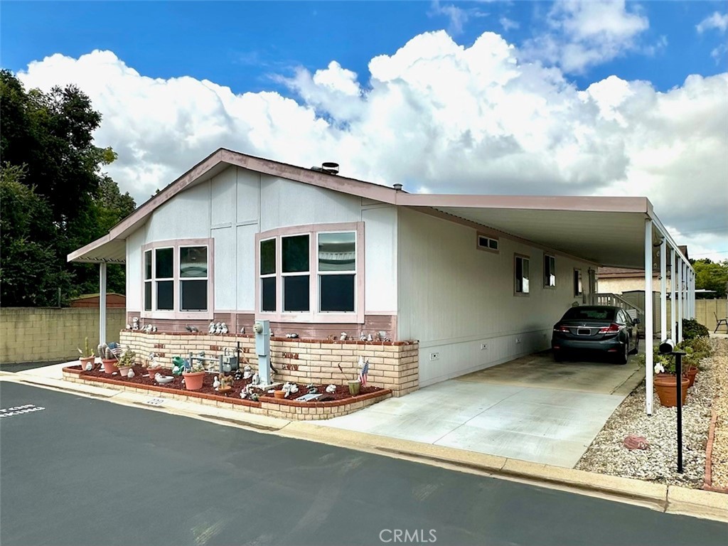 1245 W Cienega 220