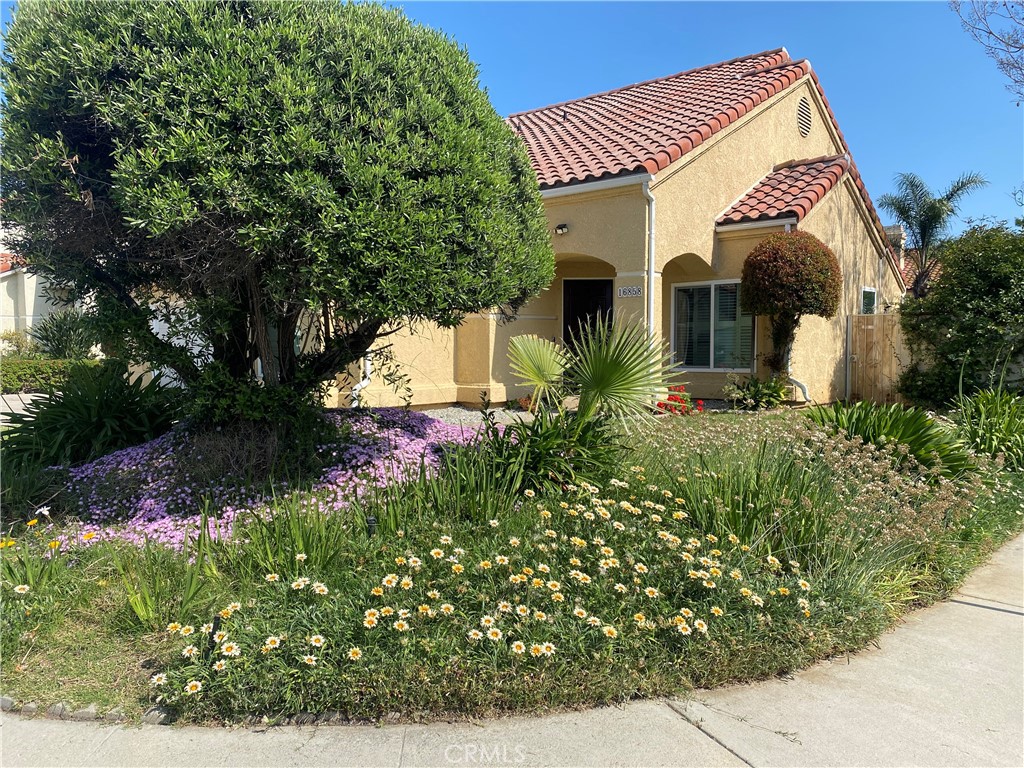 GORGEOUS MEDITERRANEAN-STYLE HOME IN PRESTIGIOUS NORTHRIDGE NEIGHBORHOOD -
THIS BEAUTIFULLY MAINTAINED HOME IS LOCATED IN A HIGHLY SOUGHT-AFTER AREA OF NORTHRIDGE. STEP THROUGH THE FRONT DOOR INTO A SPACIOUS INTERIOR FEATURING HIGH CEILINGS AND PLANK VINYL FLOORING THROUGHOUT THE MAIN LEVEL. THE OPEN-CONCEPT LAYOUT INCLUDES A LIVING ROOM, FORMAL DINING ROOM, FAMILY ROOM, AND A WELL-APPOINTED KITCHEN. A DOWNSTAIRS BEDROOM AND BATHROOM OFFER ADDED FLEXIBILITY FOR GUESTS OR HOME OFFICE USE. THE INVITING FAMILY ROOM BOASTS A COZY FIREPLACE AND A LARGE WET BAR - PERFECT FOR ENTERTAINING. THE MODERN KITCHEN FEATURES GRANITE COUNTERTOPS, A DOUBLE OVEN, DISHWASHER, MICROWAVE, A BREAKFAST BAR AND A GARDEN WINDOW OVERLOOKING THE BACKYARD. UPSTAIRS YOU WILL FIND 3 ADDITIONAL BEDROOMS AND 2 FULL BATHROOMS. THE EXPANSIVE MASTER SUITE INCLUDES A SECOND FIREPLACE, A WALK-IN CLOSET, AND AN EN SUITE BATHROOM WITH A SEPARATE TUB AND SHOWER. ENGINEERED WOOD FLOORING EXTENDS THROUGHOUT THE STAIRCASE, SECOND-FLOOR HALLWAY, AND ALL BEDROOMS. A TWO-CAR ATTACHED GARAGE PROVIDES DIRECT ACCESS TO THE FAMILY ROOM VIA THE LAUNDRY AREA. THE BACKYARD IS IDEAL FOR ENTERTAINING AND INCLUDES A POOL (PLEASE NOTE: THE BROKEN JACUZZI IS NOT INCLUDED IN THE LEASE). GARDENING AND POOL MAINTENANCE SERVICES ARE INCLUDED. CONVENIENTLY LOCATED NEAR CSUN, SHOPPING CENTERS AND MAJOR FREEWAYS INCLUDING THE 405, 118 AND 5.