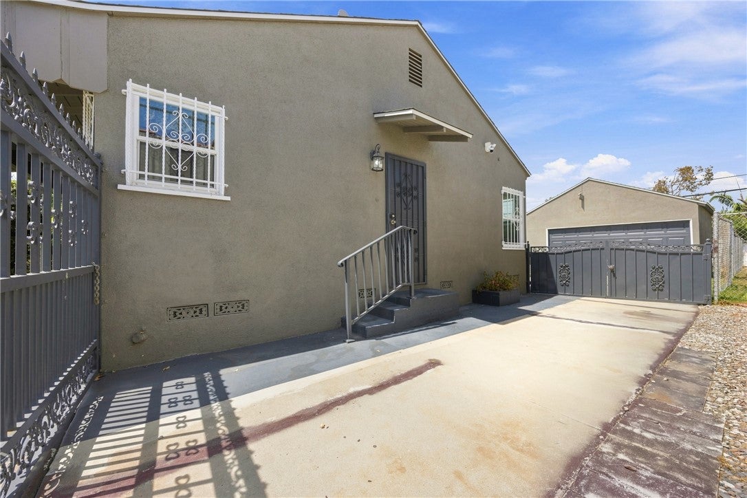 3867 Lugo Avenue