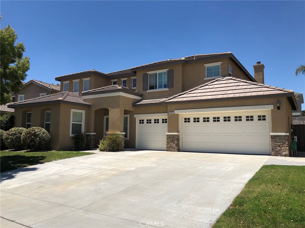 It's a beautiful 5 bedroom and 4-1/2 bathroom house located in a quite neighborhood also near a recreation park with 5 minutes walk and the vinyl wood flooring was upgrade last year, the home come with 5 bedrooms and 4-1/2 bathrooms it's perfect for a family .