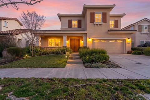 Photo of 742 Torreya Avenue, Sunnyvale, CA 94086 (MLS # ML82034096)