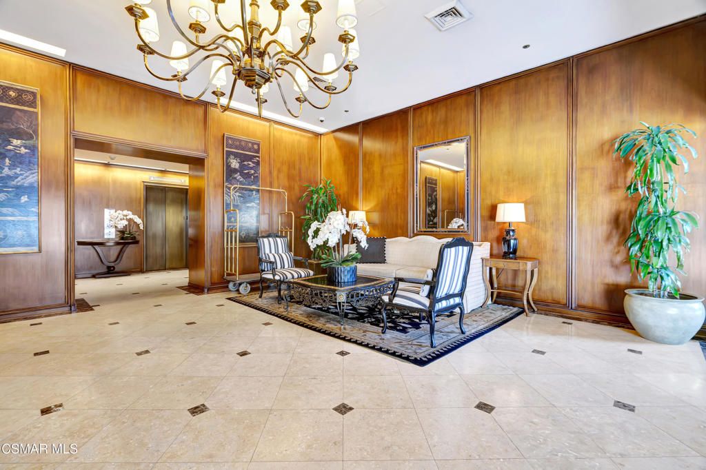 Photo of 10550 Wilshire Boulevard #103, Los Angeles, CA 90024 (MLS # 225005800)