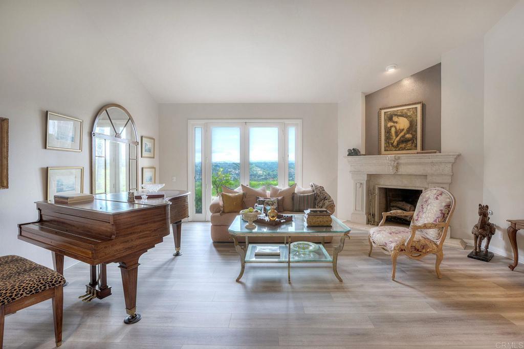 30181 Via Maria Elena