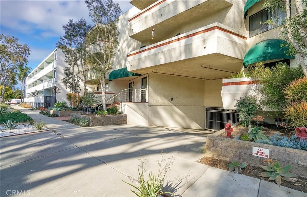 3932 N Virginia Road 204