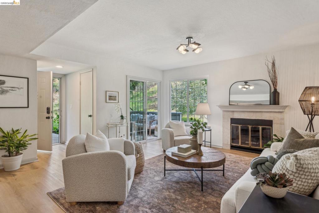 635 Canyon Oaks Dr B