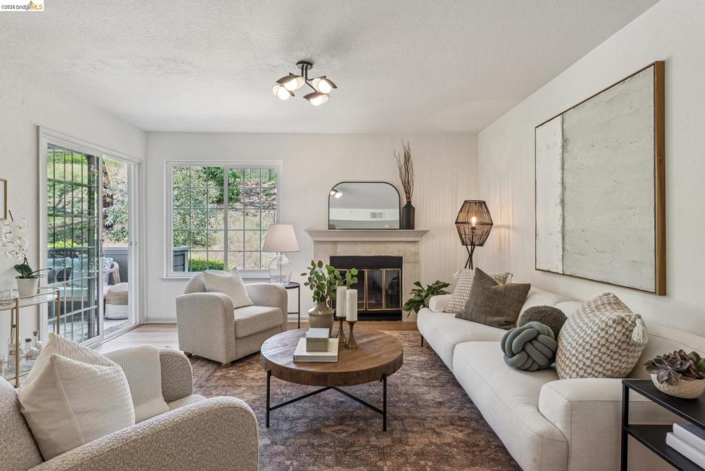 635 Canyon Oaks Dr B