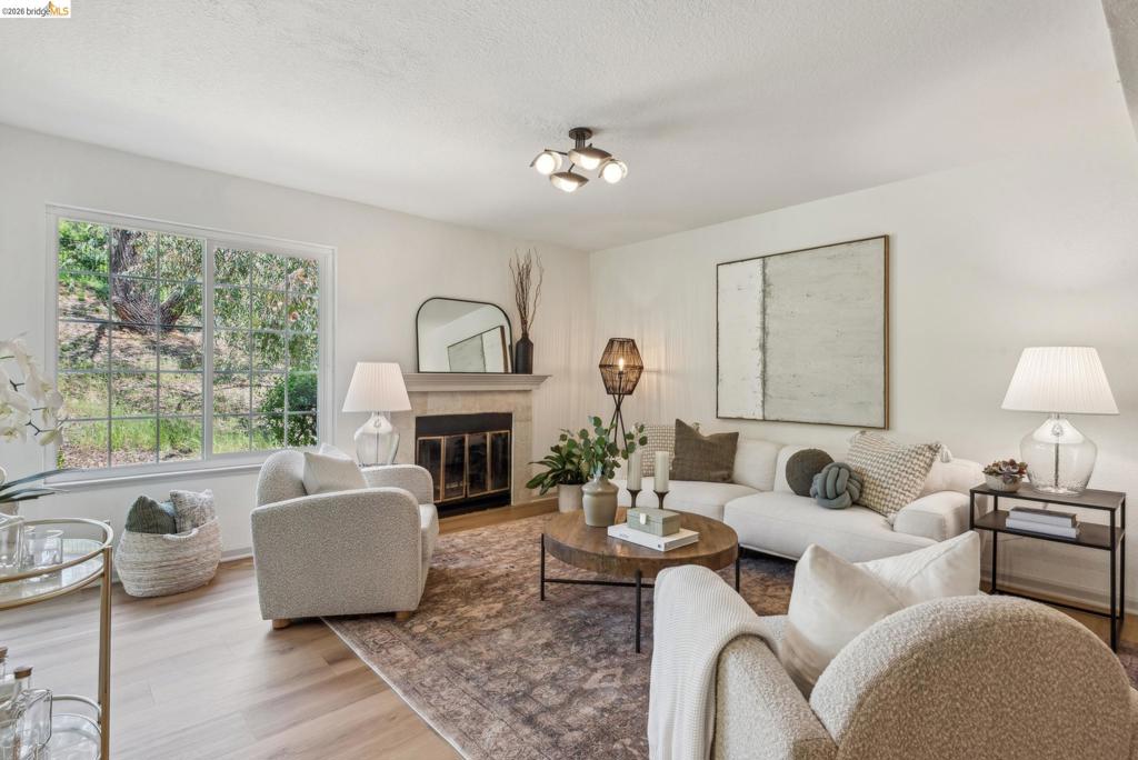 635 Canyon Oaks Dr B