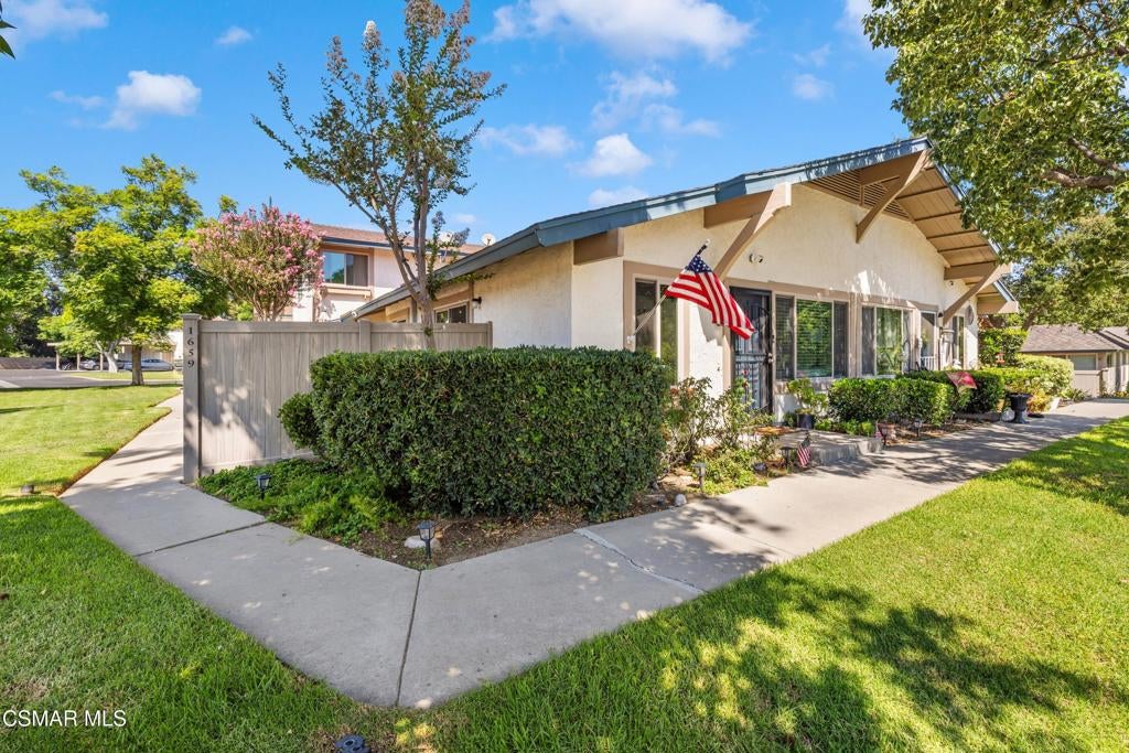 1659 E Avenida De Las Flores