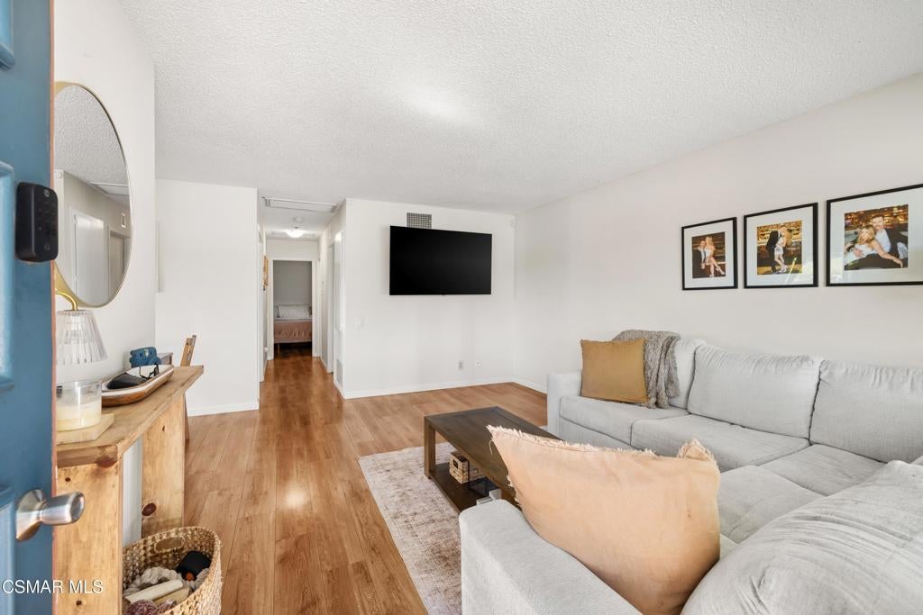 1659 E Avenida De Las Flores